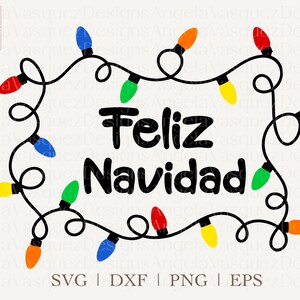 Puede incluir: Un diseño festivo con la frase "Feliz Navidad" en negro, rodeada por una guirnalda de luces navideñas multicolores. Las luces son rojas, azules, verdes y amarillas. Ideal para decoraciones navideñas y manualidades festivas.
