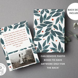 Peut inclure: Une carte de No&euml;l blanche avec un motif aquarelle de feuilles bleu-vert et de baies rouges. La carte a un emplacement pour photo et un message qui dit : &laquo; Je souhaite &agrave; tous les membres de ma famille la paix et l'amour en cette p&eacute;riode de f&ecirc;tes. Que vous ressentiez la joie dans votre foyer que vous apportez aux autres. Ce souhait de No&euml;l vous est envoy&eacute; rempli d'amour et de bonheur afin que tous vos r&ecirc;ves se r&eacute;alisent ! Joyeux No&euml;l de ma petite maison &agrave; la v&ocirc;tre. Je vous aime. &raquo;