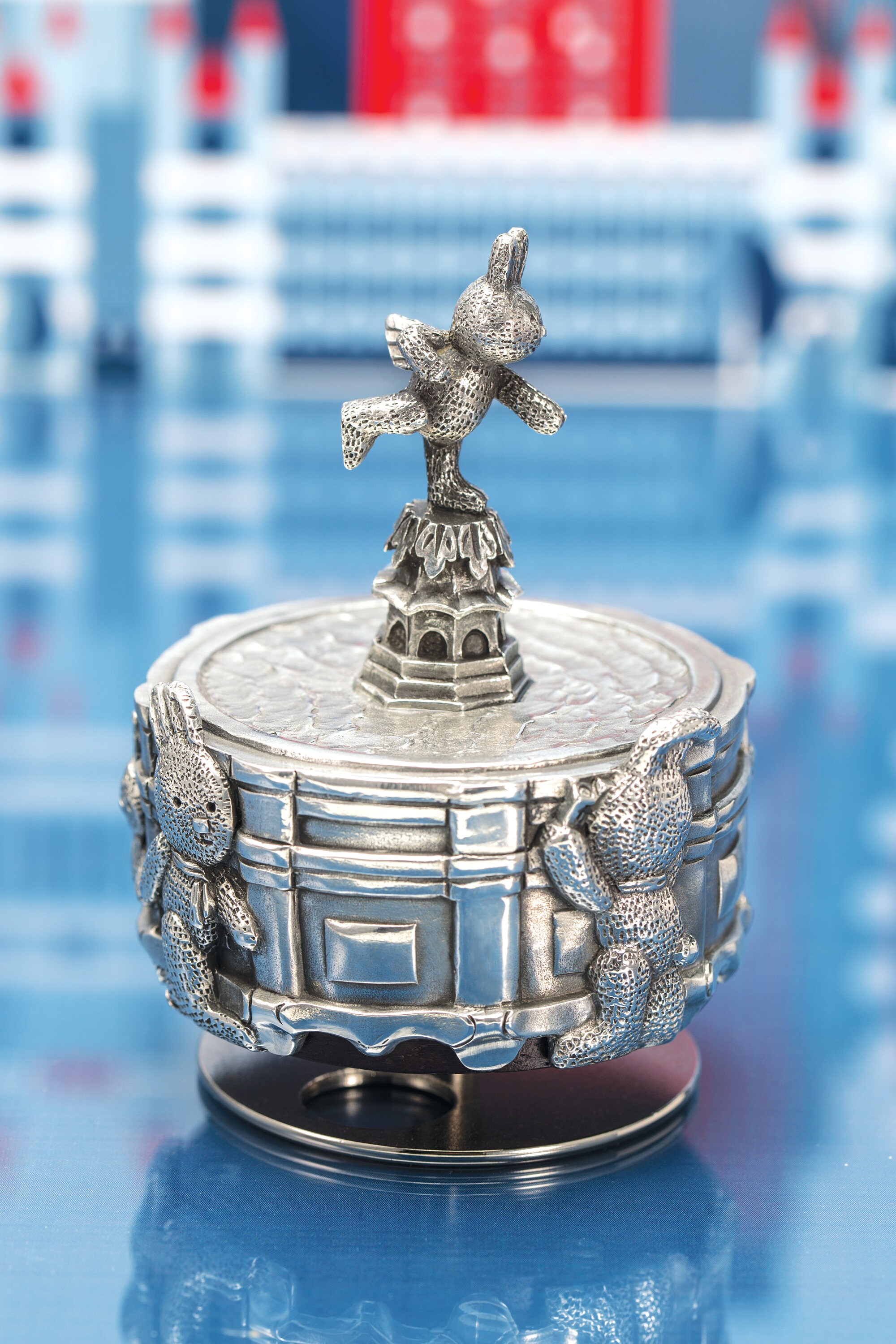 Piccadilly Circus Pewter Music Box Carousel By Royal Selangor Etsy Ireland