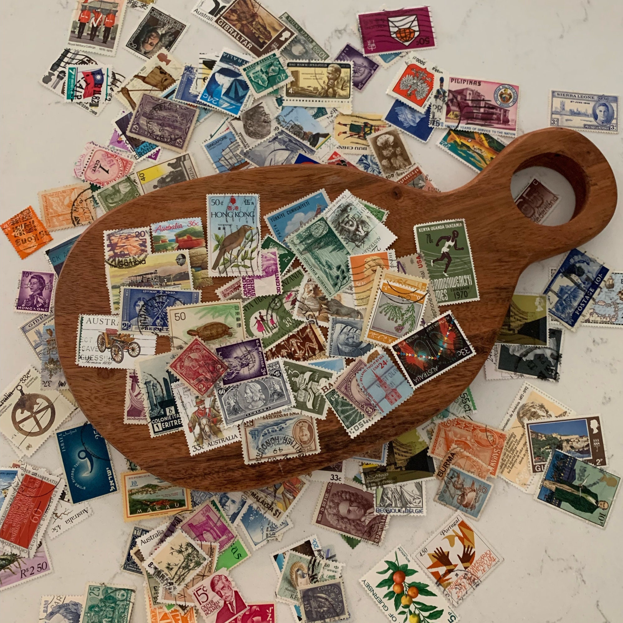 100 Vintage Postage Stamps US & Worldwide Postage Stamps  display picture 1