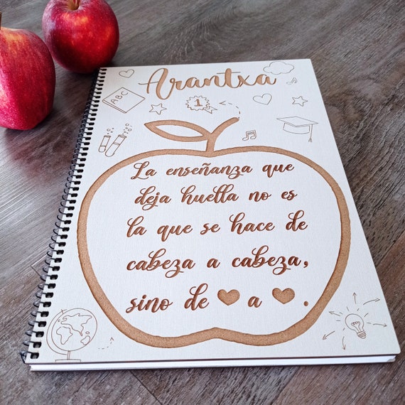 Libreta personalizada para profesores. Regalos originales maestros. Regalos  maestras. Profesoras. Hecho a mano. Artesanal.