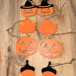 Houten Halloween-hangdecoraties | Set van 8 griezelige ornamenten | Heksenpompoen en esdoornbladdecoraties | Halloween-boom- en huisdecoratie afbeelding 2