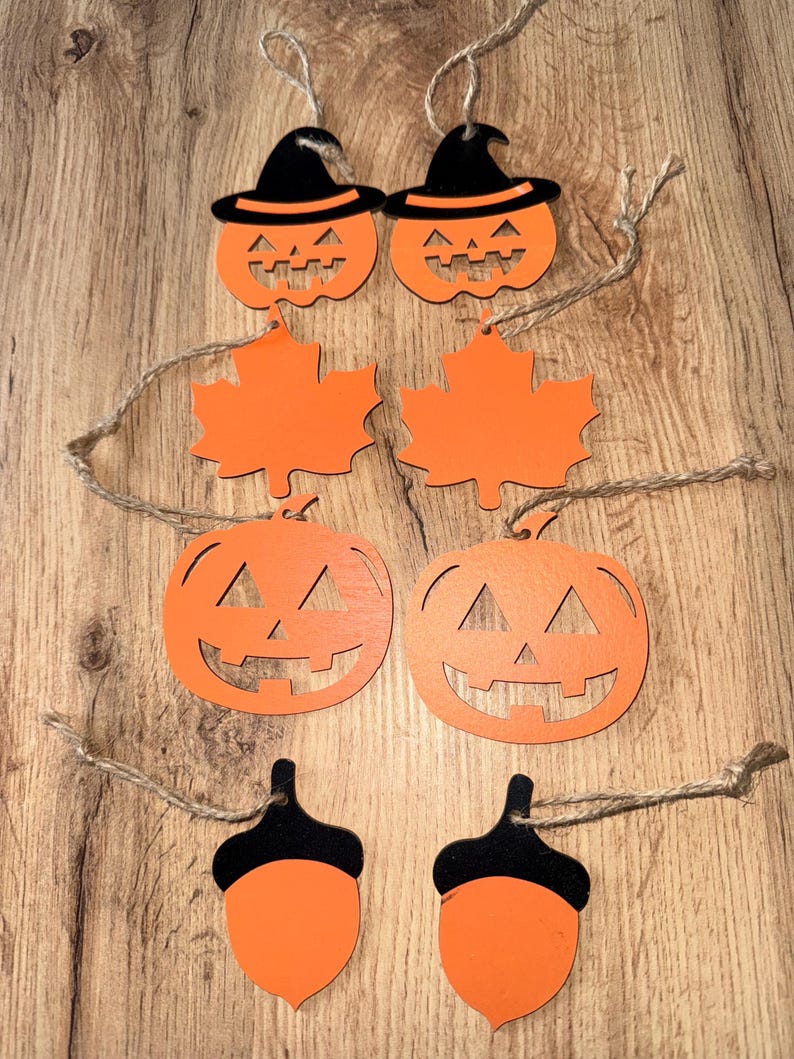 Houten Halloween-hangdecoraties | Set van 8 griezelige ornamenten | Heksenpompoen en esdoornbladdecoraties | Halloween-boom- en huisdecoratie afbeelding 2