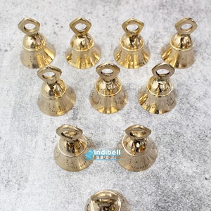 Nr. 10 2 Zoll goldene Messingglocken aus Indien, Bastelbedarf Bastelglocken Mini Temple Bell Pooja Mandir Bells, made in India Bild 1