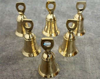 6 campanas grandes vintage de latón dorado, campanas indias de Sarana de estilo antiguo del Viejo Mundo