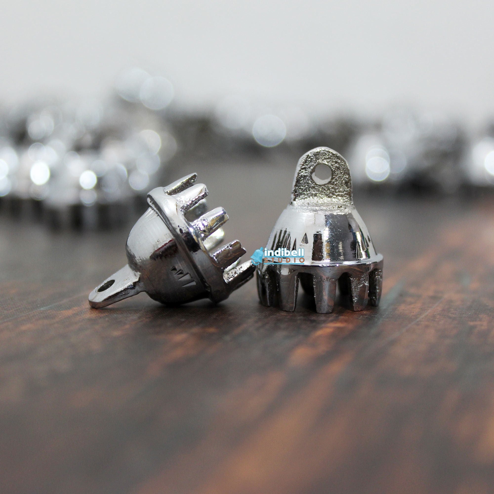 エレファントベル　アンティーク 小さなシルバー真鍮製クローエレファントベル、クローム吊り下げベル