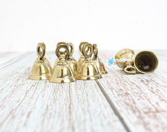 12 campanas de latón dorado de la India (1,5 pulgadas), suministros para manualidades, campanas para mascotas, campanas para manualidades, mini campana de templo de tono transparente, hechas en la India.