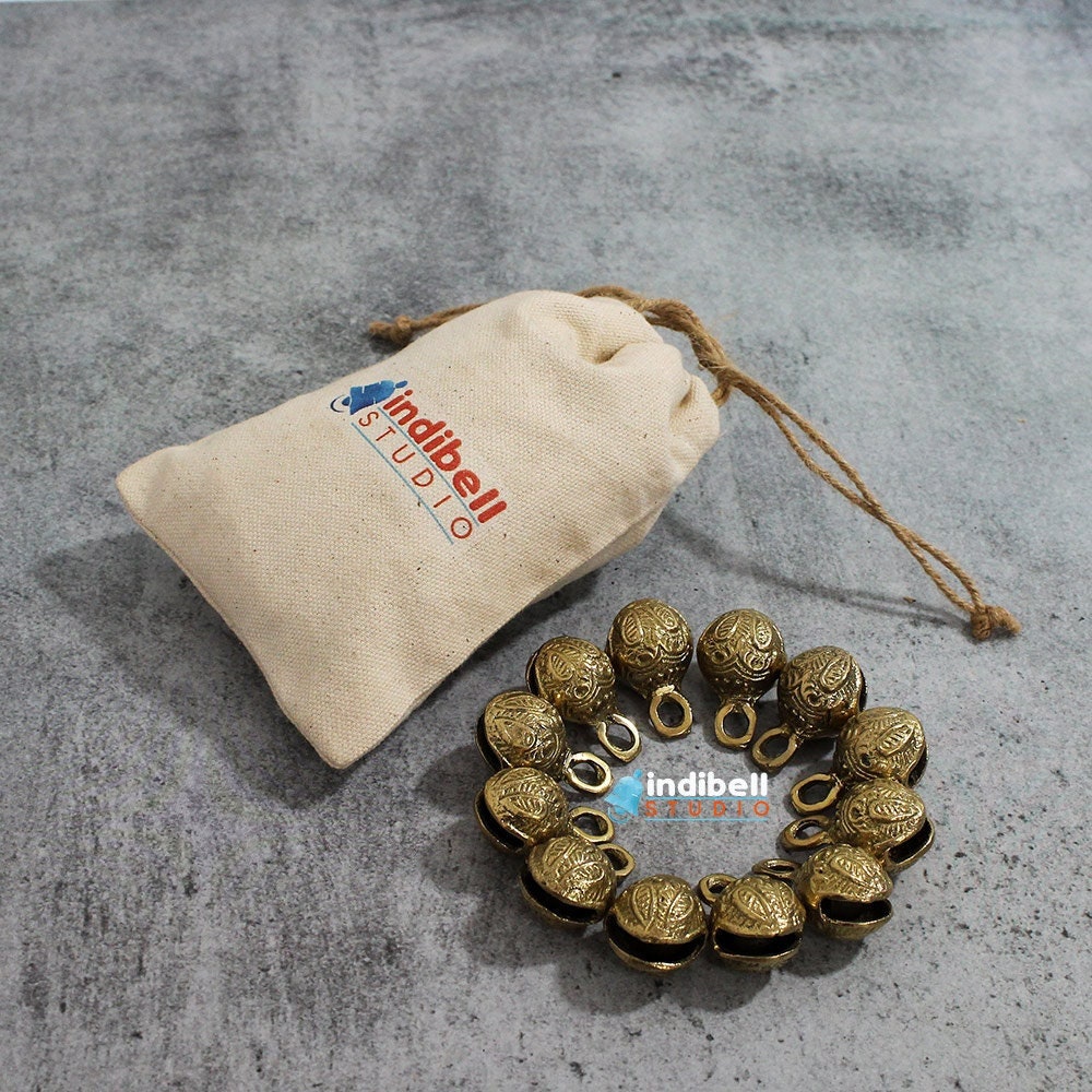 30 Campanellini Vintage In Ottone 11mm: Perfetti Per Gioielli Fai Da Te, Ciondoli, Campane A Vento E Decorazioni - 2