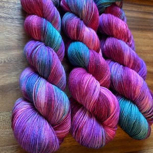 Siren's Song / Hand Dyed Yarn / Sock Yarn / Merino Nylon