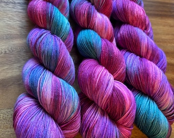 Siren's Song / Hand Dyed Yarn / Sock Yarn / Merino Nylon