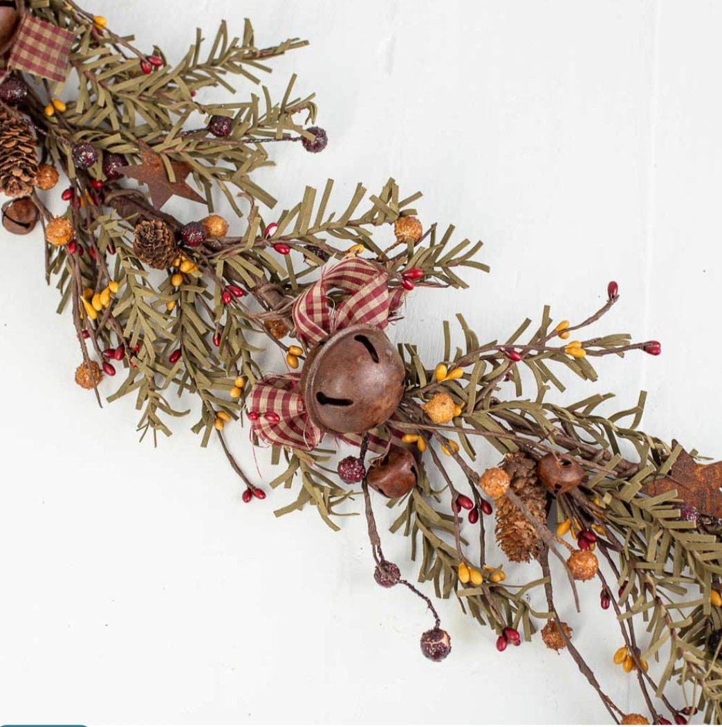 Primitive Pip Berry Garland - Red And Hunter Green - Rustic Farmhouse  Garlands