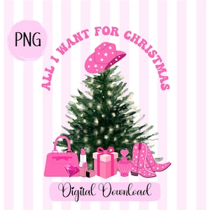 Puede incluir: Un árbol de Navidad rosa y verde con un sombrero de vaquero rosa en la parte superior. El árbol está rodeado de regalos rosas, un bolso rosa, un lápiz labial rosa y un par de botas de vaquero rosas. El texto "All I Want For Christmas" está escrito en rosa alrededor del árbol.