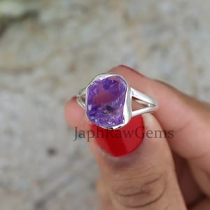 Raw Amethyst Ring, Sterling Silver Ring, Healing Crystal Ring, Uncut Gemstone Ring, Crystal Raw Stone Ring, Gift for Her, Rings for Women