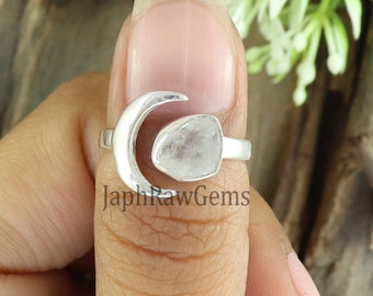 Anello in pietra di luna arcobaleno naturale, anello in argento sterling, anello regolabile, anello grezzo, anello a mezzaluna, anello lunare fatto a mano, anello a mezza luna grezza