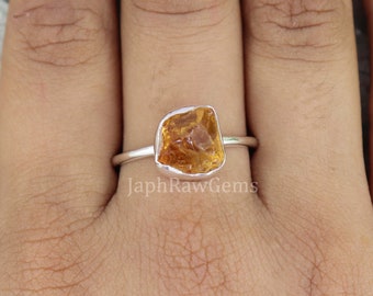 Anello con citrino grezzo: pietra preziosa non tagliata, argento sterling 925