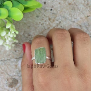 Raw Green Kynite Ring, 925 Silver Ring, Uncut Green Gemstone Ring, Crystal Raw Stone Ring, Healing Crystal Ring, Women Gift Ring