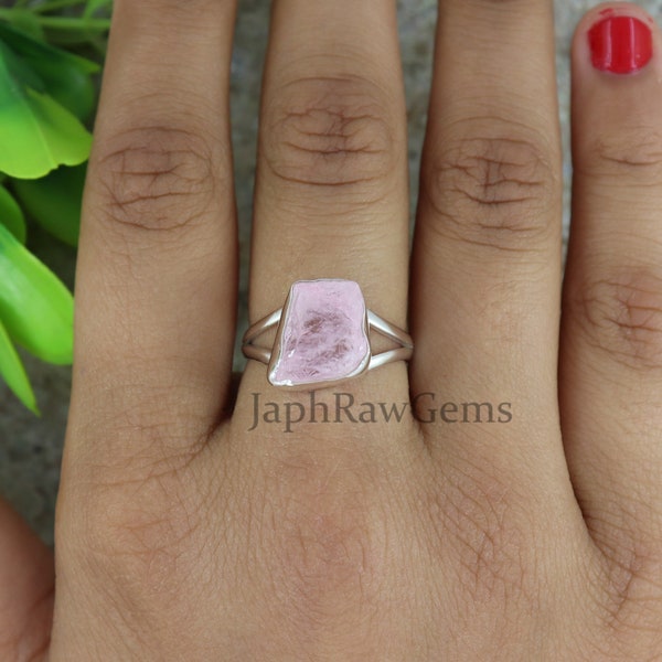 Raw Morganite Ring, Sterling Silver Ring, Healing Crystal Ring, Uncut Gemstone Ring, Crystal Raw Stone Ring, Gift for Her, Rings for Women