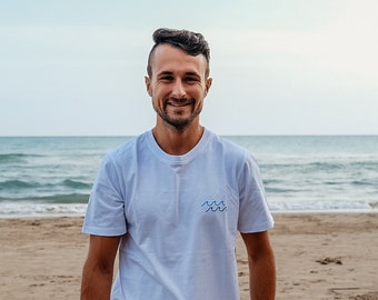 Waves T-Shirt | Summer Shirt | Surf Shirt | Summer Vibes Shirt | Vegan Shirt | Ocean Lover Shirt | Beach Sea Shirt | Eco-friendly Shirt