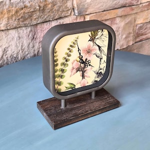 Reloj de mesa independiente • Reloj de repisa botánico de estilo vintage • Decoración de escritorio con helechos florales