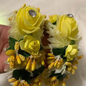 2 Mehndi Wedding Gajras/Asian Pakistani Wedding Floral Bangles/Mehndi Mayoun Bangles/Gajras-Gajrey