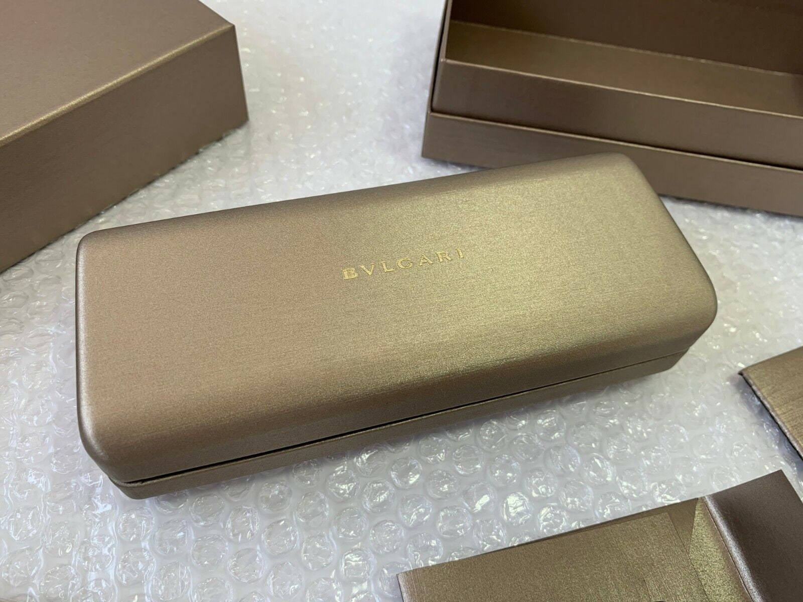 Bulgari ガラス製菓子入れ BVLGARI Sunglass Eyeglass Case Medium Authentic Clamshell Glasses