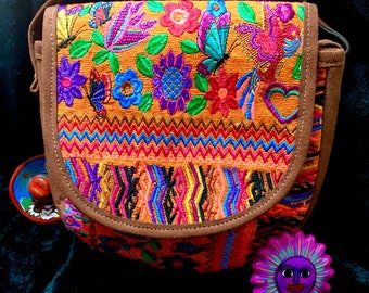 bolsa in embroidery
