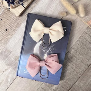 Segnalibro con fiocco per diario / Segnalibro con fiocco e graffetta / Graffetta per planner / Accessori per planner in oro rosa / Segnalibri Coquette