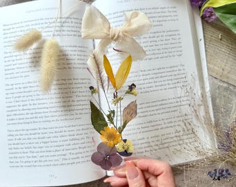 thumbnail image 2 of 20pcs Transparent Dried Flower Bookmarks - Botanical Pressed Flower Page Clips For Reading & Crafts 2 of 11