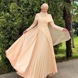 Muslim Wedding Dress,Modest Prom Dress,Bridesmaid Abaya, Hijab Dress,Prom Dress,Bridal Dress,Formal Dress,Long Sleeve Satin Champagne Abiye