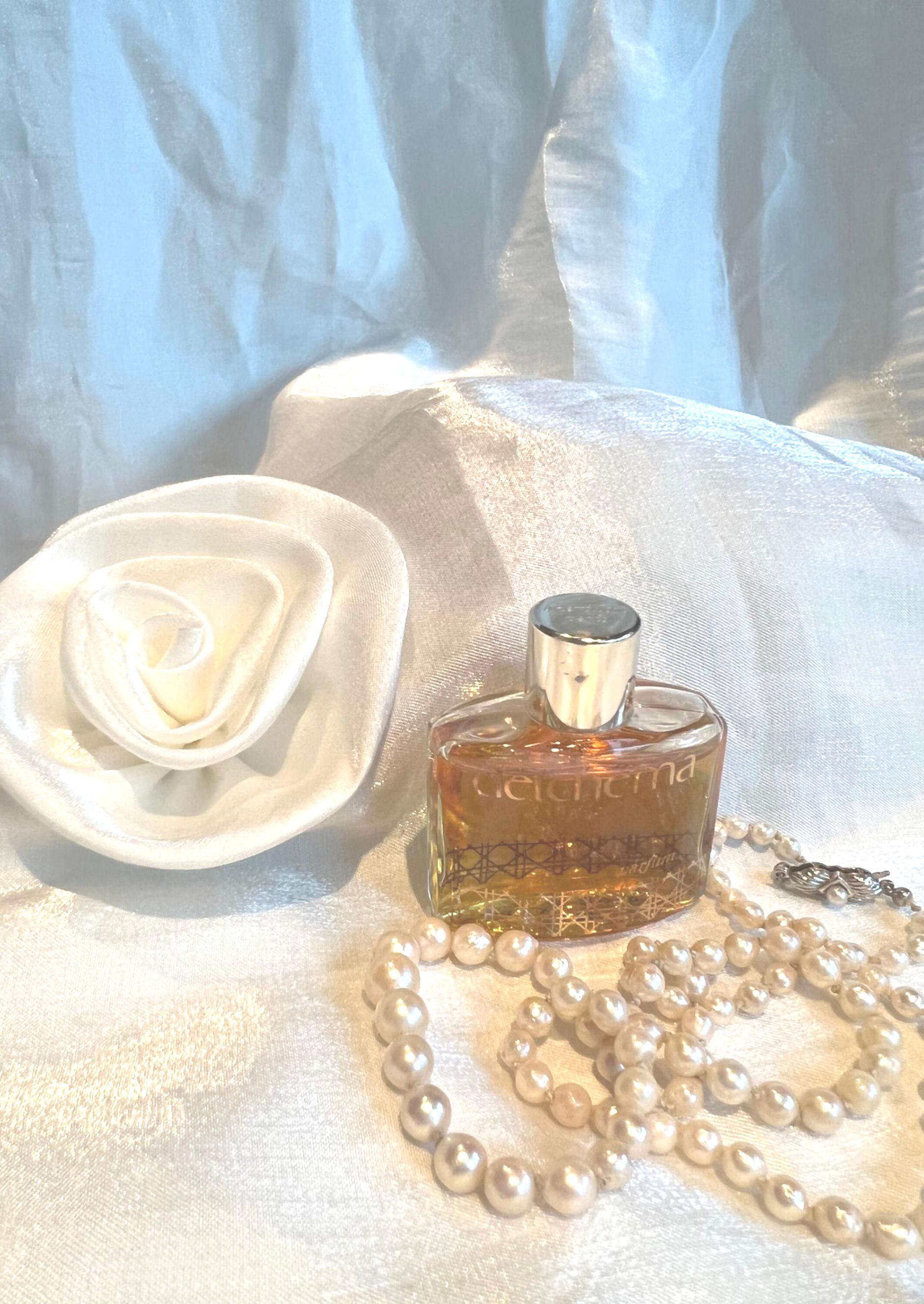 Detchema Revillon - Etsy