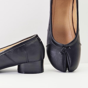 Women&#39;s pleated split-toe shoes, pig nose shoes, vintage Tabi Mary Jane shoes, French folding shoes for women, split-toe ballet flats
