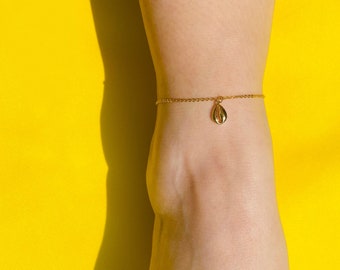 24K Gold Plated Fine Dainty Chain Anklet with 18K Gold Plated Cowrie Shell Charm