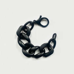 Opaque Black Acrylic Linking Twisted Flat Curb Rings Super Chunky Extra Large Oversized Chain Bracelet