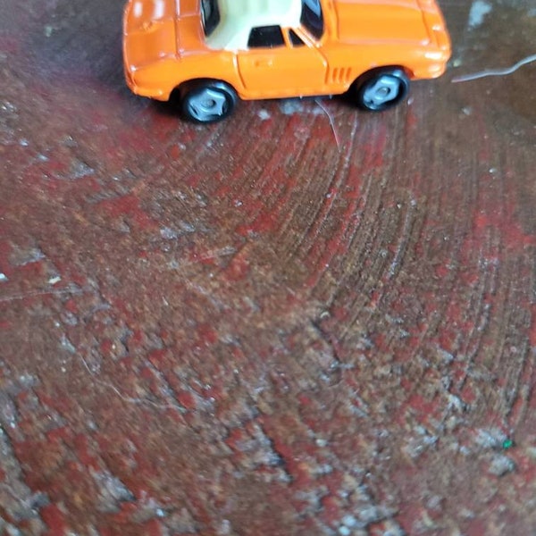 2004 convertible orange and tan top playmates #992box8