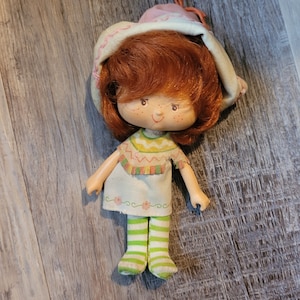 Antique 1980s strawberry shortcake freind Cafe ole #887 box5
