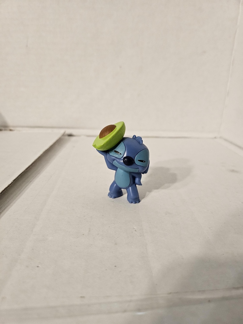 Disney Doorables Lilo & STITCH Feed Me Avocado PVC Figure 2" #55 image 1
