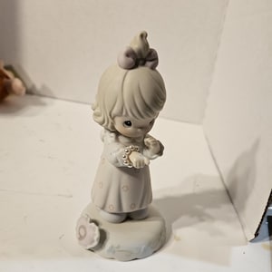vintage 1996 precious moments growing in grace 9 figurine #1615