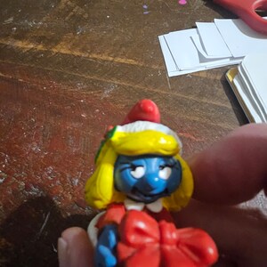 antique 1981 smurfette with presant #956 box7