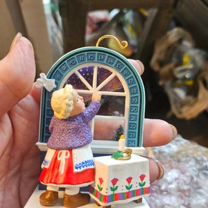 1993 hallmark keepsake ornament  look for the wonder#421