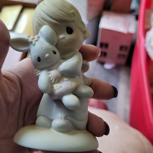 Antique precious moments figurines Jesus loves me girl with rabbit 1978 #1600 1626 1516