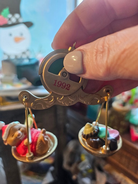 1992 Hallmark Keepsake Ornament Fun on the Big Scale#570 - Etsy