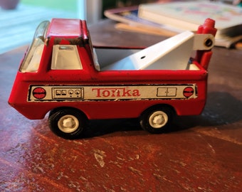 Tonka red tow truck #1411