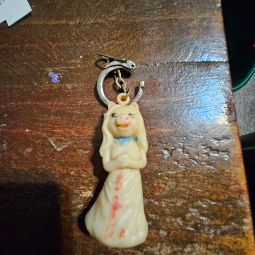 Antique 1970s Mrs Piggy Muppets Keychain #1961 - Etsy