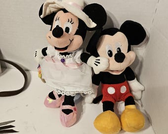 Muñeca Mickey Mouse y Minnie de febrero #134