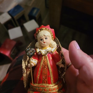 1999 red queen Alice in wonderland hallmark keepsake ornament#455#436
