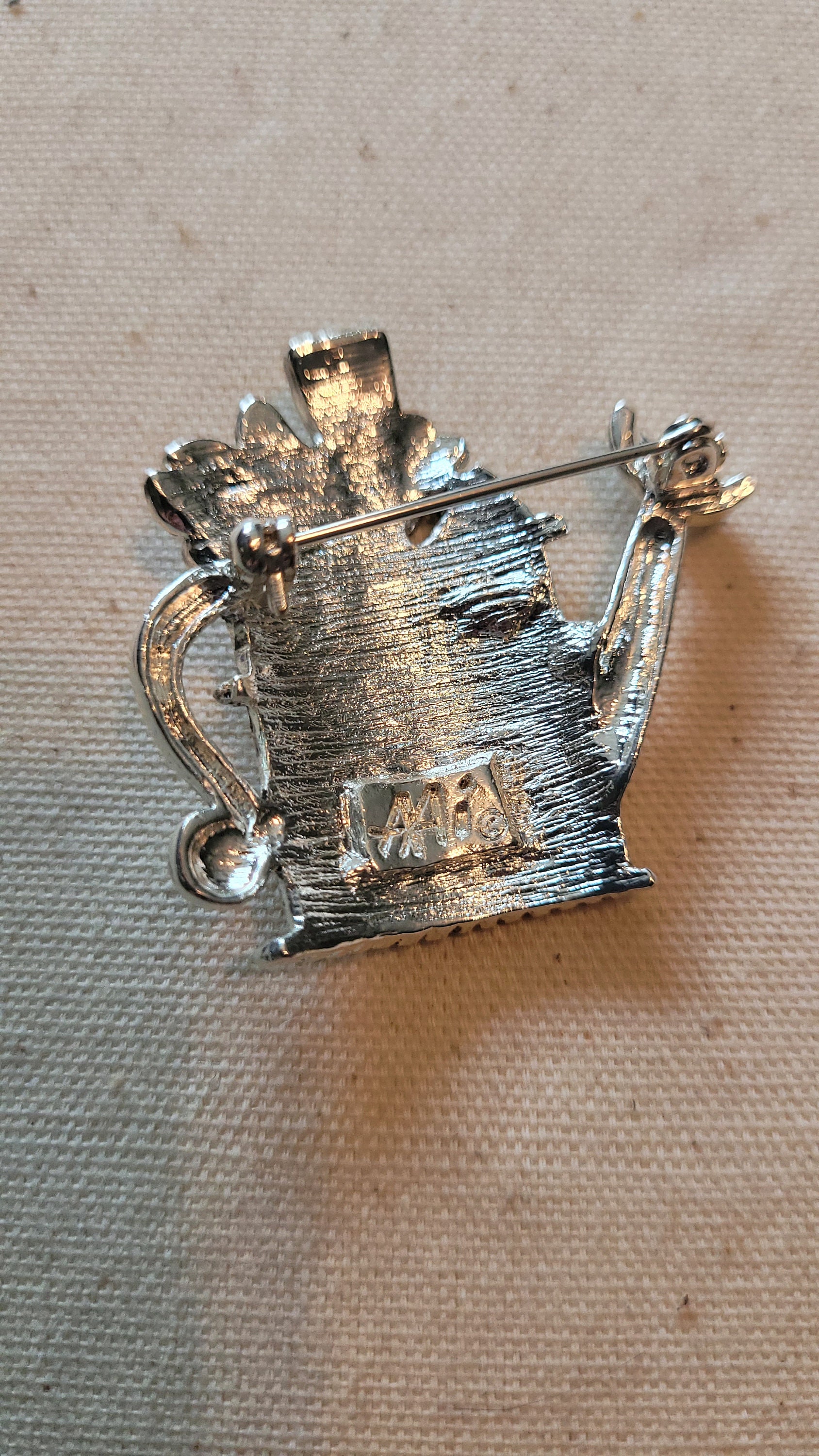 あぴーち AAI Peach Enamel Butterfly Brooch Pin Gold Tone Iridescent