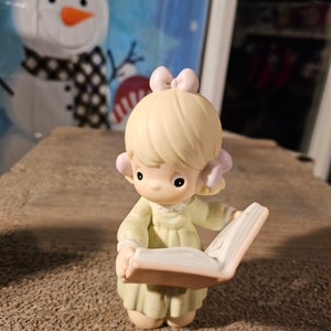 Vintage 1999 precious moments figurines  our family #1551