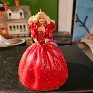 1993 hallmark keepsake ornament  holiday barbie red dress#454