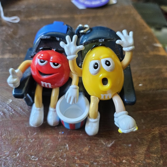 ぬいぐるみ M&M's At The Movies Dispenser Vintage 2001 M&M at the Movies Mini Candy Dispenser Keychain