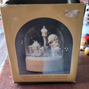 Antique precious moments figurines music box 1993 #1596